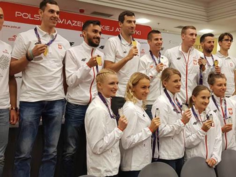 Medaliści gorąco powitani w Warszawie