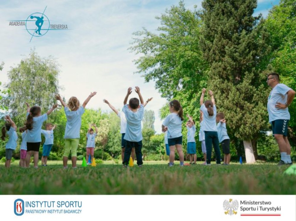 AKADEMIA TRENERSKA - "Specyfika treningu grup młodzieżowych."