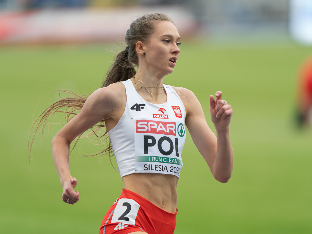 Rovereto: 2:00.84 Angeliki Sarny