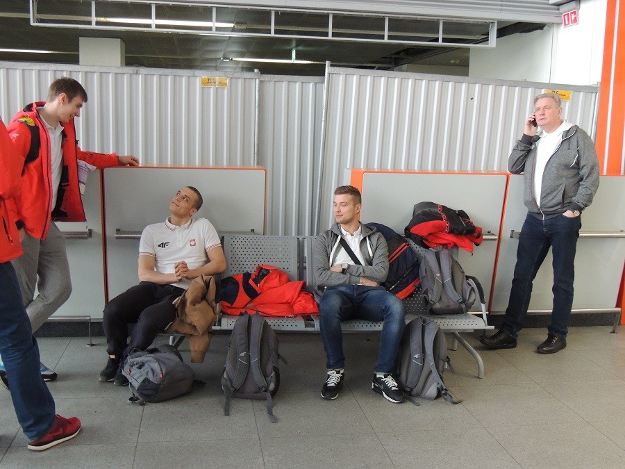 04/03/2015, wylot reprezentacji na HME do Pragi obrazek 6