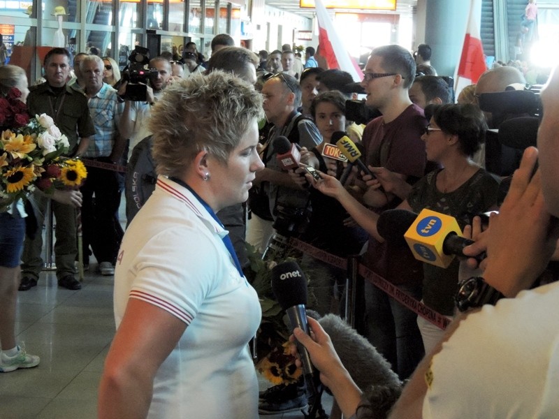 Przylot Anity Włodarczyk do Polski obrazek 9